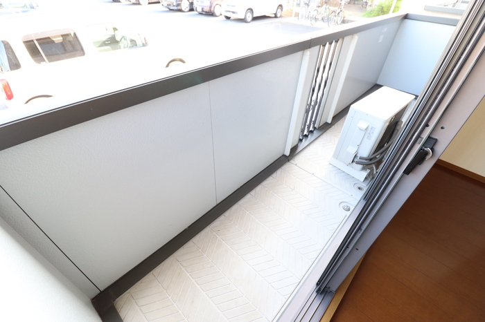 ��ʌ��������܎s��{��O���S���ڂ̃A�p�[�g�̃o���R�j�[