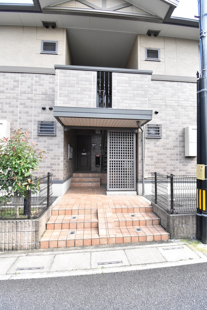 ��ʌ��������܎s��{��O���S���ڂ̃A�p�[�g�̃G���g�����X