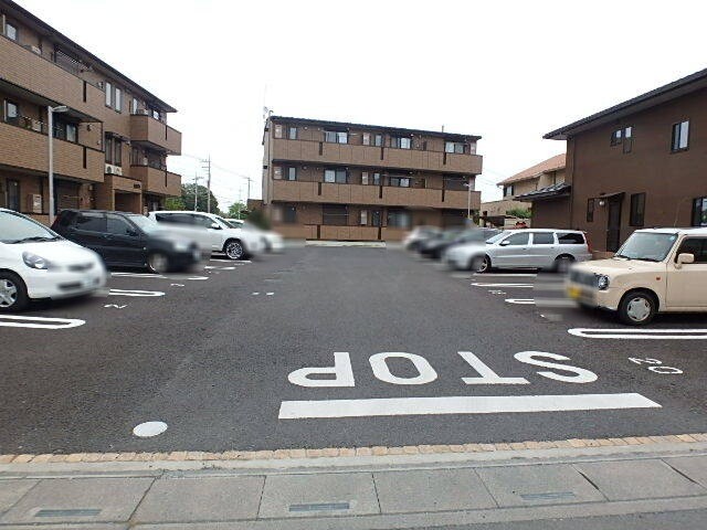 ��ʌ��������܎s�������a�c���P���ڂ̃A�p�[�g�̒��ԏ�