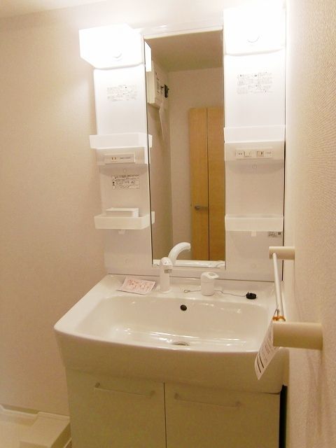 ��ʌ�����s�厚���s�̃A�p�[�g�̐��ʏ�