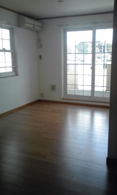 ��ʌ��k�����S�ɓޒ����h��P���ڂ̃A�p�[�g�̋��ԁE���r���O