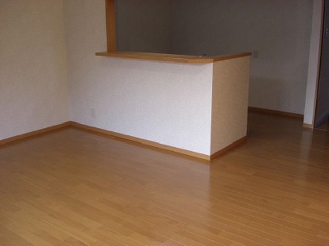 ��ʌ�����s�˒˓��S���ڂ̃e���X�n�E�X�̂��̑������E�X�y�[�X