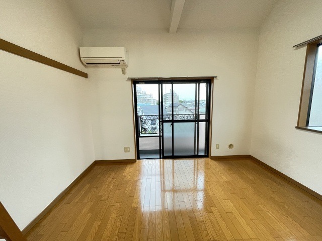 ��ʌ��������܎s��������Q���ڂ̃A�p�[�g�̋��ԁE���r���O