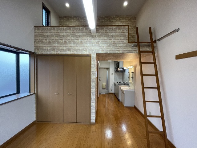 ��ʌ��������܎s��������Q���ڂ̃A�p�[�g�̂��̑������E�X�y�[�X