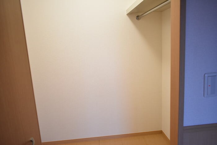 ��ʌ��������܎s����厚���V�n�̃A�p�[�g�̎��[