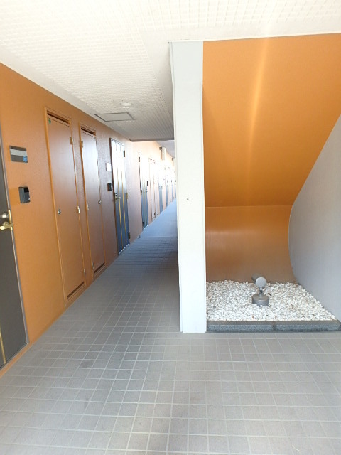 ��ʌ��������܎s����厚�y���̃}���V�����̃G���g�����X