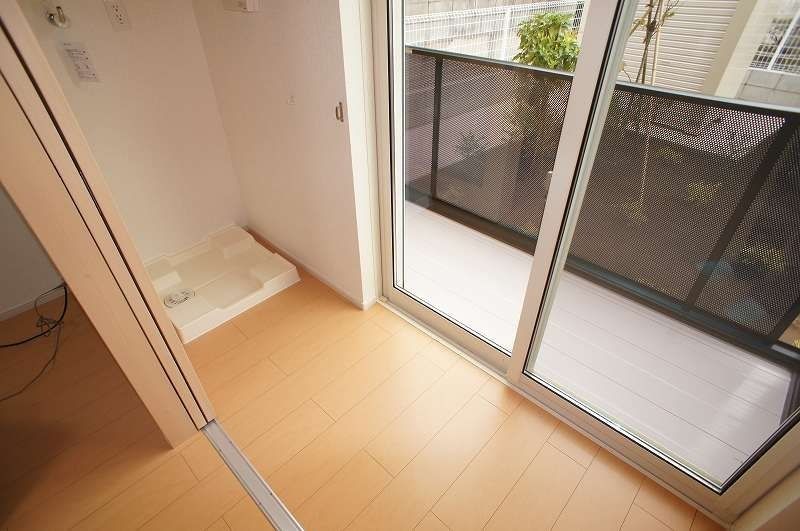 ��ʌ�����s�厚���s���̃A�p�[�g�̃o���R�j�[