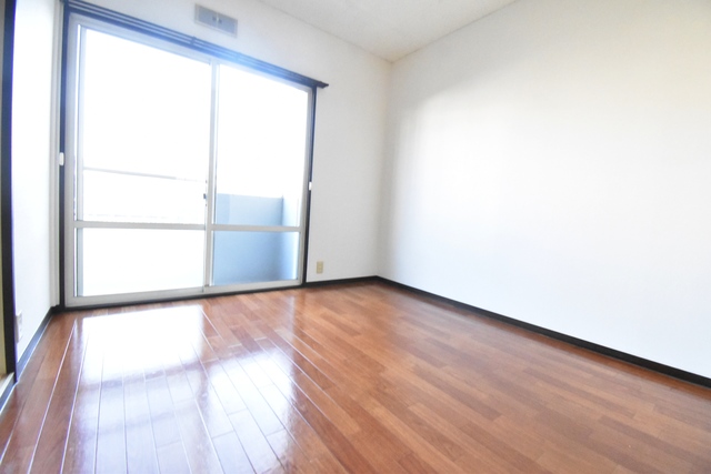 ��ʌ��������܎s�k��������Q���ڂ̃A�p�[�g�̋��ԁE���r���O