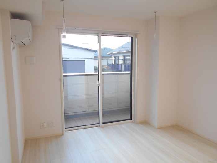 ��ʌ��z�J�s��z�J�R���ڂ̃}���V�����̋��ԁE���r���O