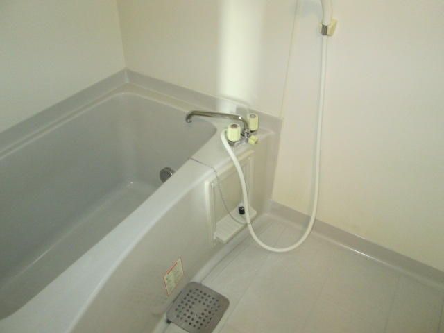 ��ʌ�����s�厚�����̃A�p�[�g�̃o�X