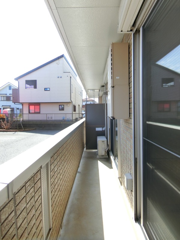 ��ʌ������s�V�h�R���ڂ̃A�p�[�g�̃o���R�j�[