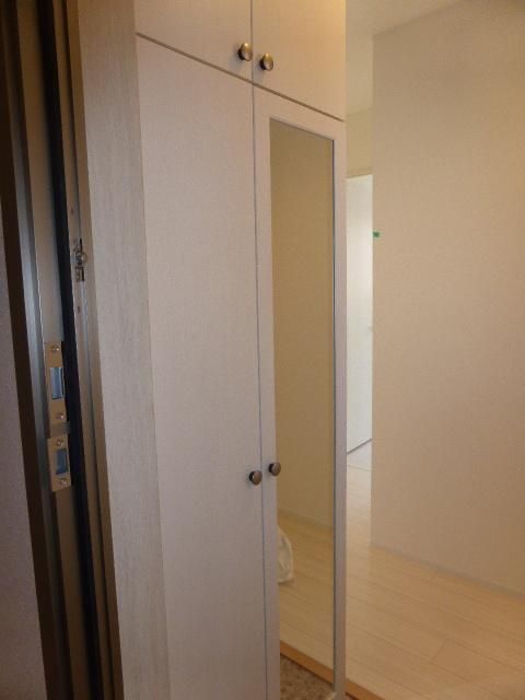 ��ʌ�����s�̉ƂP���ڂ̃A�p�[�g�̌���