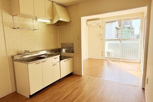 ��ʌ��������܎s��΋搼����Q���ڂ̃A�p�[�g�̃L�b�`��