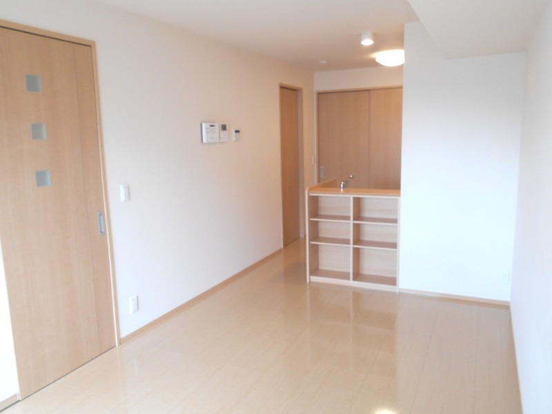 ��ʌ��z�J�s���C�N�^�E���U���ڂ̃A�p�[�g�̋��ԁE���r���O