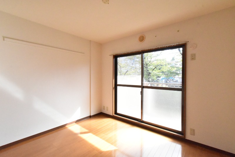 ��ʌ������s�����T���ڂ̃}���V�����̋����E���r���O