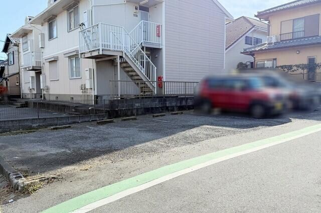 ��ʌ��������܎s��΋搼����Q���ڂ̃A�p�[�g�̒��ԏ�