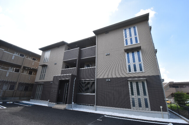 ��ʌ��������܎s��{��O���P����752-1�̃A�p�[�g�̌����O��