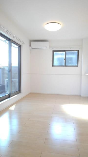 ��ʌ��@�c�s���m�؂P���ڂ̃A�p�[�g�̋��ԁE���r���O