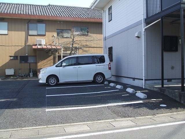 ��ʌ��@�c�s�n���P���ڂ̃}���V�����̒��ԏ�