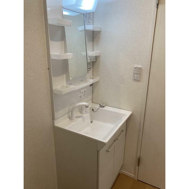 ��ʌ��������܎s�������a�c���Q���ڂ̃A�p�[�g�̐��ʏ�