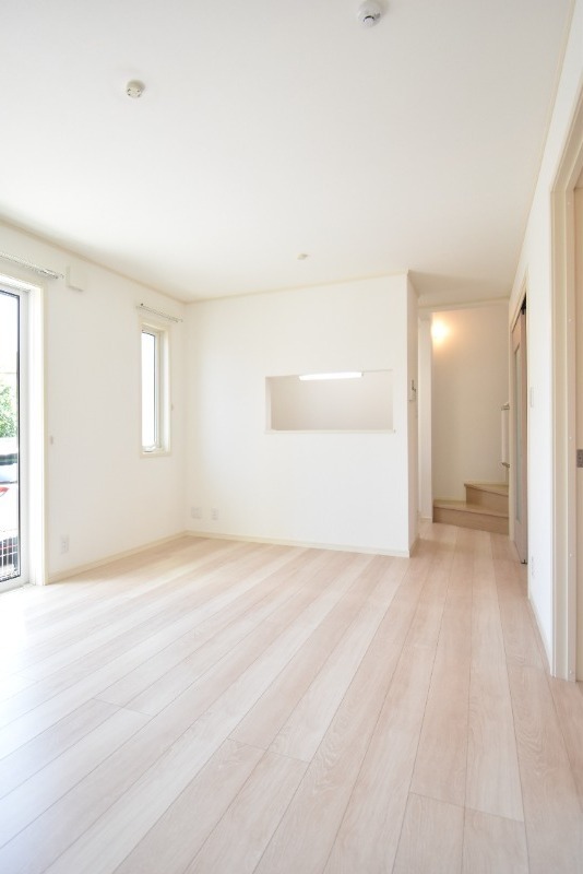 ��ʌ��������܎s���搼��{�P���ڂ̃e���X�n�E�X�̋����E���r���O