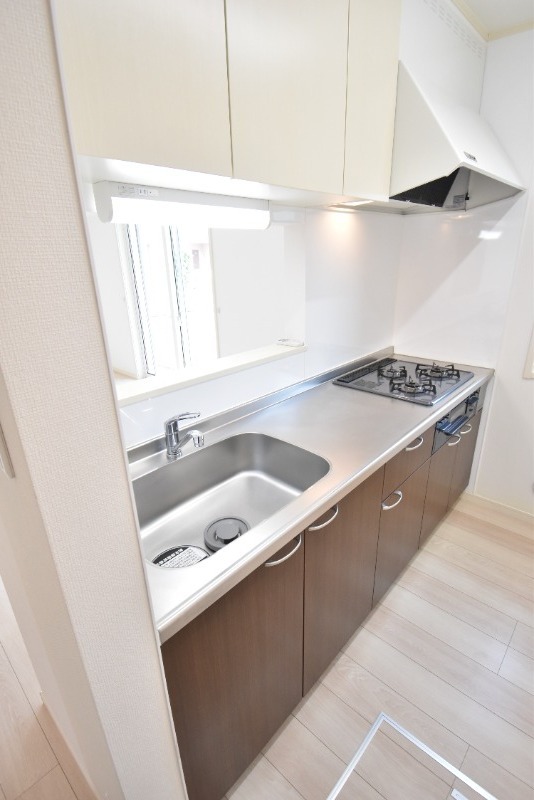 ��ʌ��������܎s���搼��{�P���ڂ̃e���X�n�E�X�̃L�b�`��