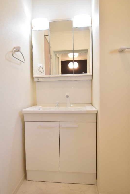 ��ʌ��������܎s���搼��{�P���ڂ̃e���X�n�E�X�̐��ʏ�