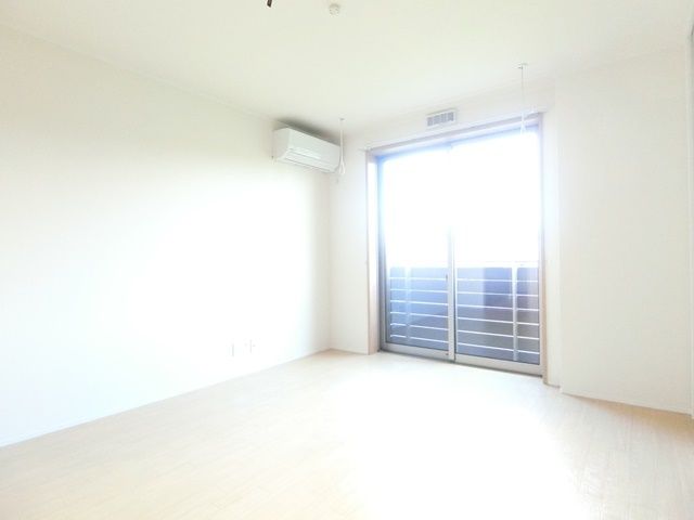 ��ʌ��������܎s�����擌��{�R���ڂ̃A�p�[�g�̂��̑������E�X�y�[�X