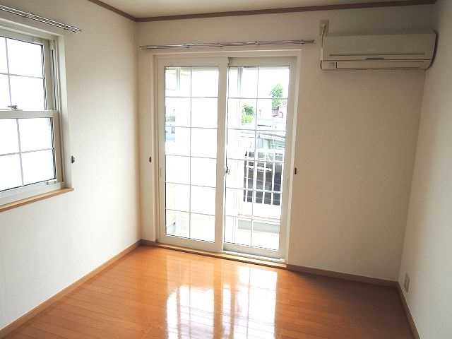 ��ʌ�����s�厚���~�J�̃A�p�[�g�̋��ԁE���r���O