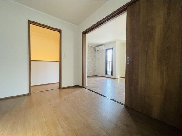 ��ʌ��������܎s�΋�厚���̃A�p�[�g�̎��[