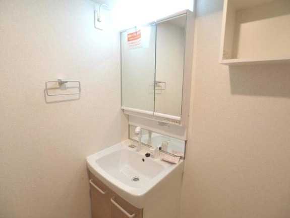 ��ʌ������s�����Q���ڂ̃A�p�[�g�̐��ʏ�