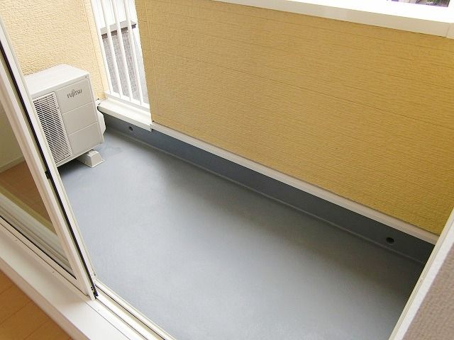 ��ʌ��������܎s�΋�厚�����̃A�p�[�g�̃o���R�j�[