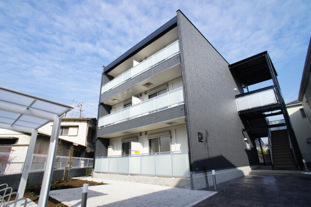 ��ʌ�����s�����R���ڂ̃}���V�����̌����O��