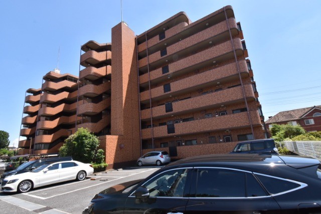 ��ʌ�����s�k����Q���ڂ̃}���V�����̌����O��