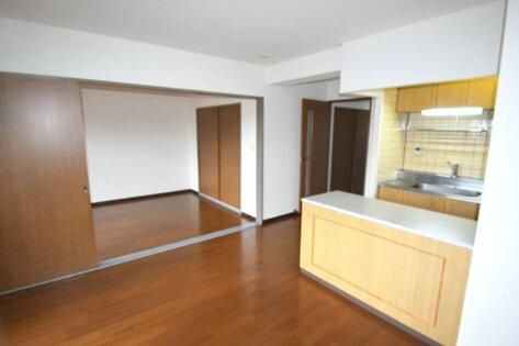 ��ʌ�����s�k����Q���ڂ̃}���V�����̋��ԁE���r���O