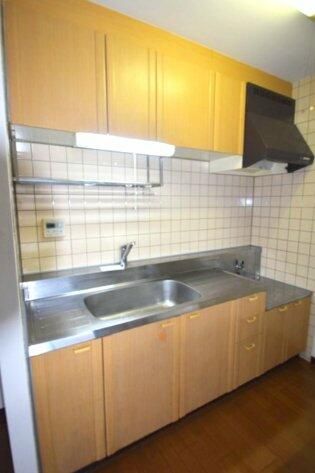 ��ʌ�����s�k����Q���ڂ̃}���V�����̃L�b�`��