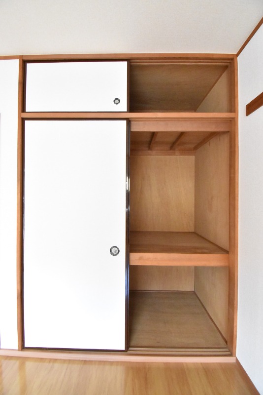 ��ʌ�����s�厚���s���̃A�p�[�g�̎��[