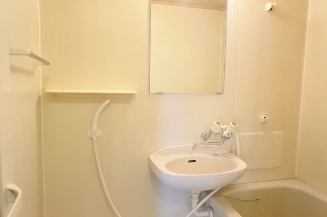 ��ʌ�����s�厚���s���̃A�p�[�g�̐��ʏ�