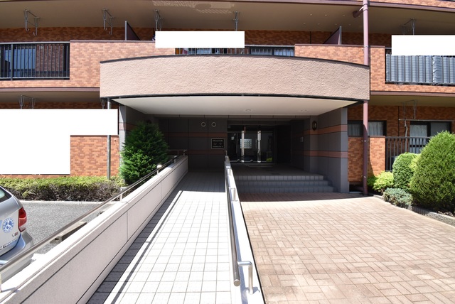 ��ʌ�����s�k����Q���ڂ̃}���V�����̃G���g�����X