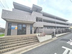 ��ʌ��������܎s�������˂R����10-18�̃}���V�����̌����O��