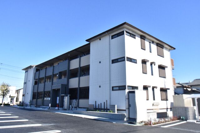 ��ʌ��k�����S�ɓޒ��h�R����7�̃A�p�[�g�̌����O��