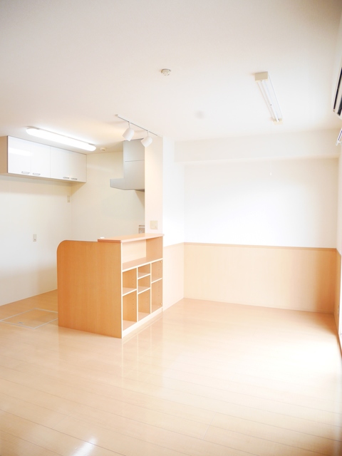 ��ʌ�����s�厚���s�̃A�p�[�g�̋��ԁE���r���O