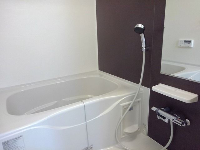 ��ʌ������s�����Q���ڂ̃A�p�[�g�̃o�X