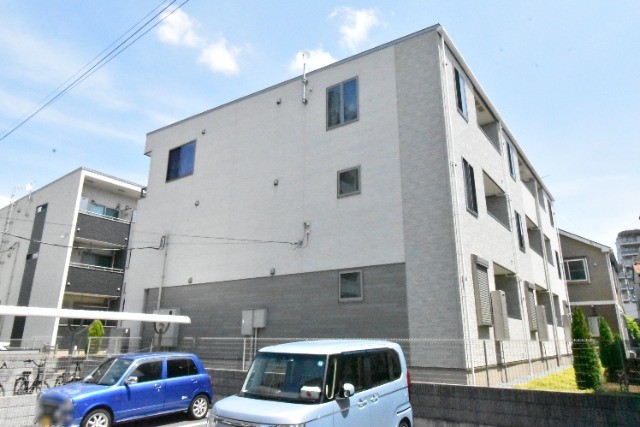 ��ʌ������s�����Q����2-20�̃A�p�[�g�̌����O��