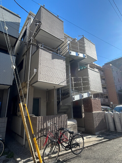 ��ʌ��������܎s��{��{���S���ڂ̃A�p�[�g�̌����O��