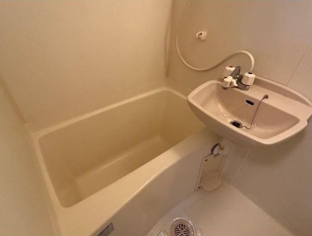 ��ʌ��������܎s�����擇���̃A�p�[�g�̃o�X