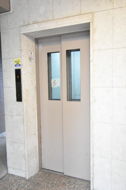 ��ʌ������s�����P���ڂ̃}���V�����̃G���g�����X