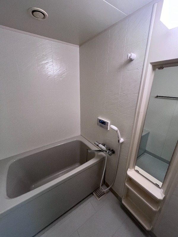 ��ʌ������s�V�����S���ڂ̃}���V�����̃o�X