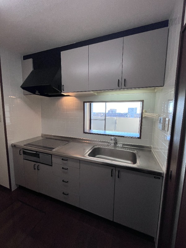 ��ʌ������s�V�����S���ڂ̃}���V�����̃L�b�`��