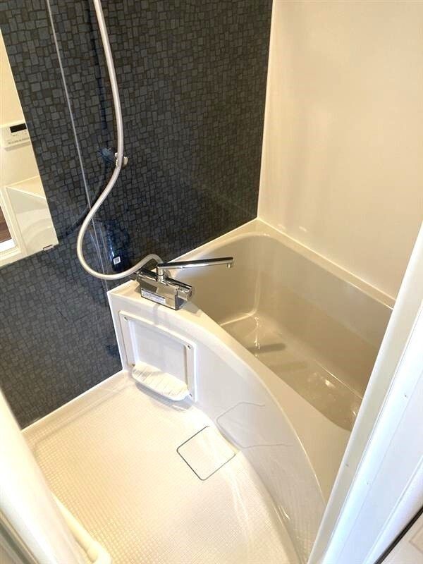 ��ʌ������s�������̃A�p�[�g�̃o�X